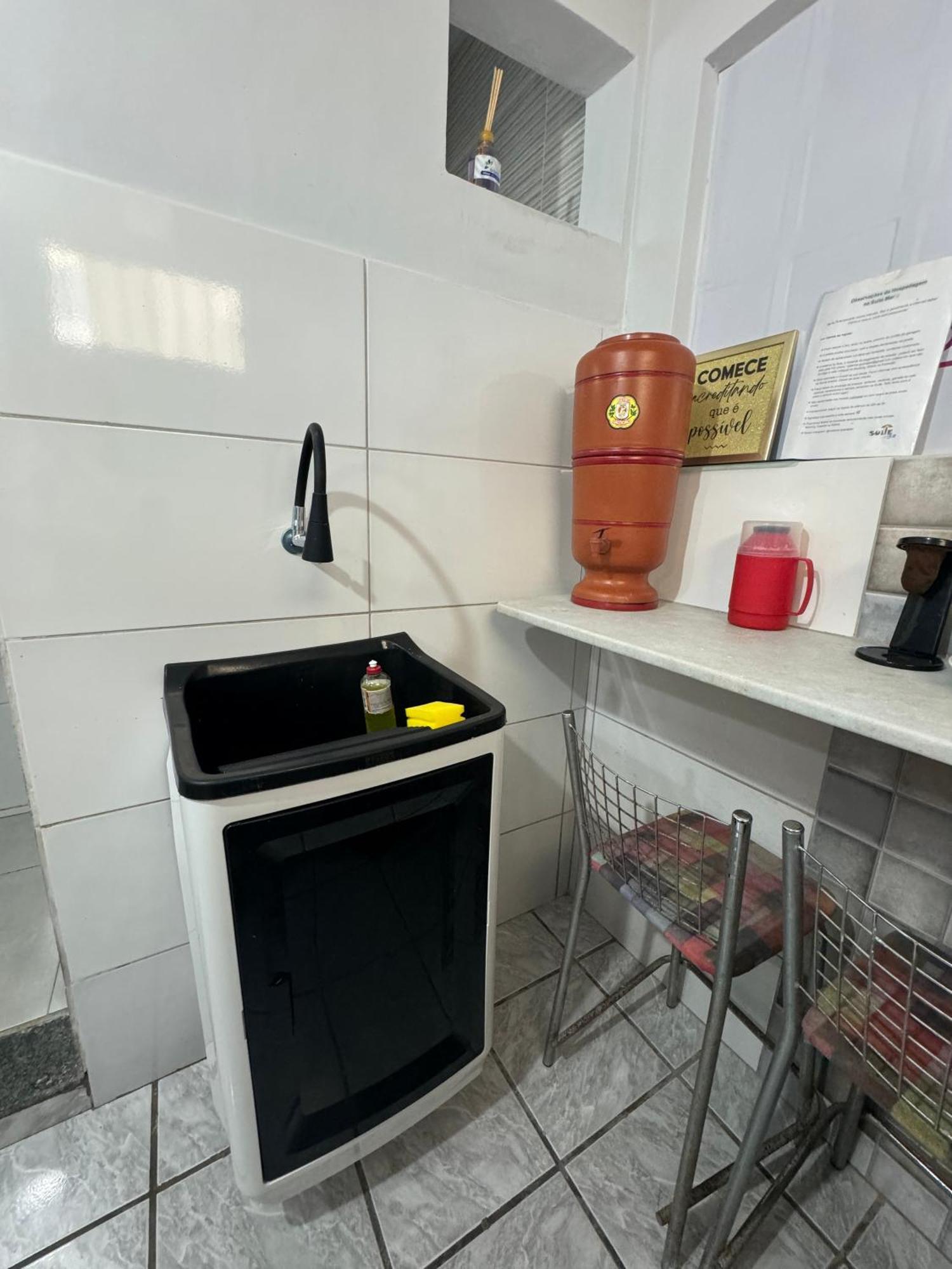 Suite Mar 210 - Economica E Compacta - Praia Do Morro - Predio Frente Mar Com Elevador, Atravessou A Avenida, Ja Esta Na Praia - Garagem - Internet Guarapari Zewnętrze zdjęcie