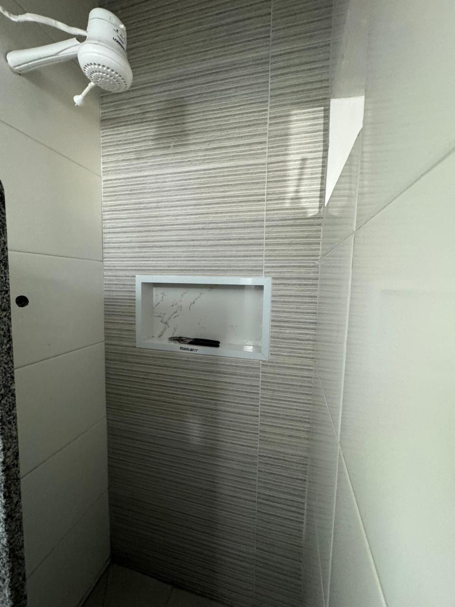 Suite Mar 210 - Economica E Compacta - Praia Do Morro - Predio Frente Mar Com Elevador, Atravessou A Avenida, Ja Esta Na Praia - Garagem - Internet Guarapari Zewnętrze zdjęcie